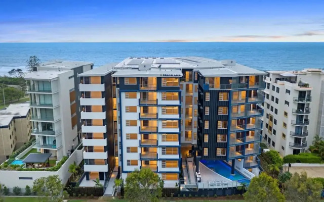 Luxury Coastal Living - Beach Life