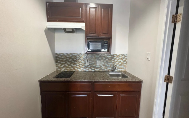 Westwood Inn Extended Stay by OYO Gonzales TX