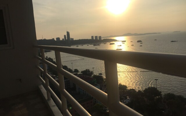 View Talay 6 Pattaya Beach Apartment by Honey