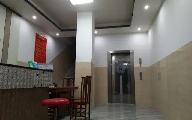 Foshan Huihuang Apartment (Shishan Xiaolan Branch)