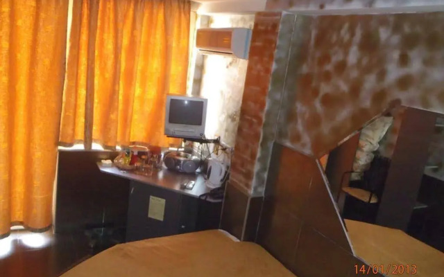 Paralax Hotel