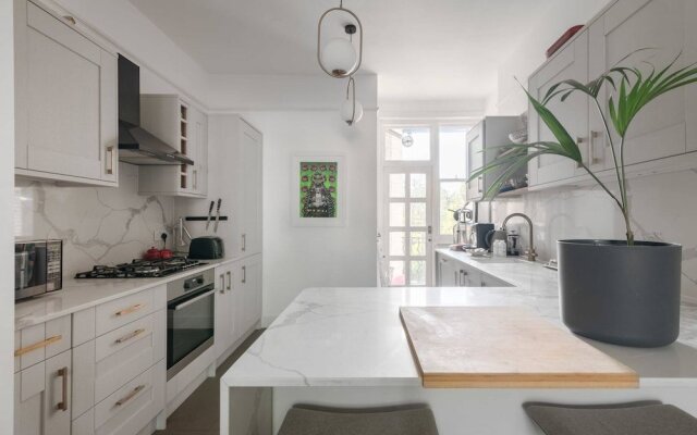 Stunning Maida Vale Apartment