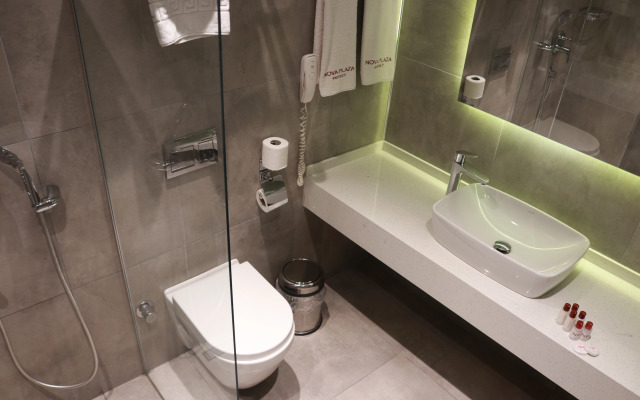 Nova Plaza Crystal Hotel
