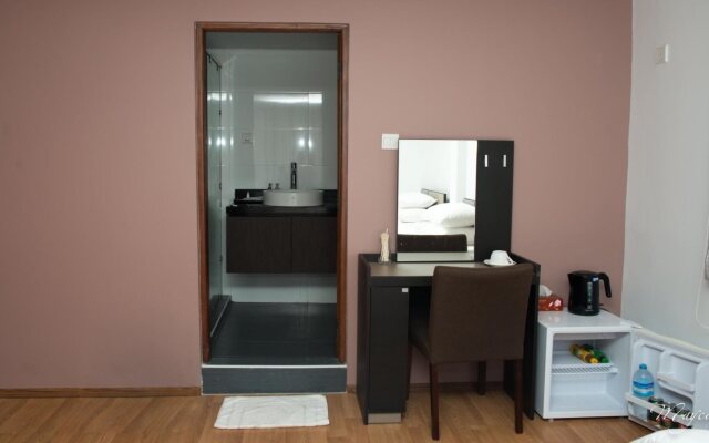 The Varsity House Inn & Serviced Apartments