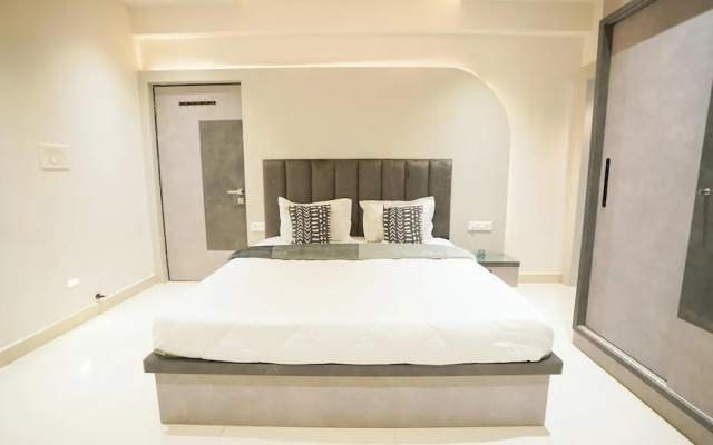 Aurelia Apartment By Red Olive 4bhk 30min Hitech