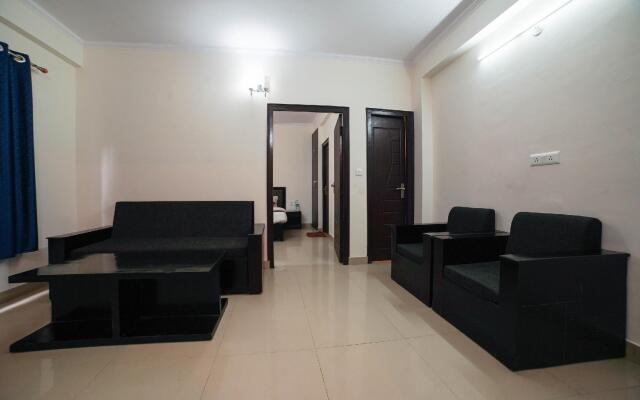 OYO 48406 Hotel Dark Clouds