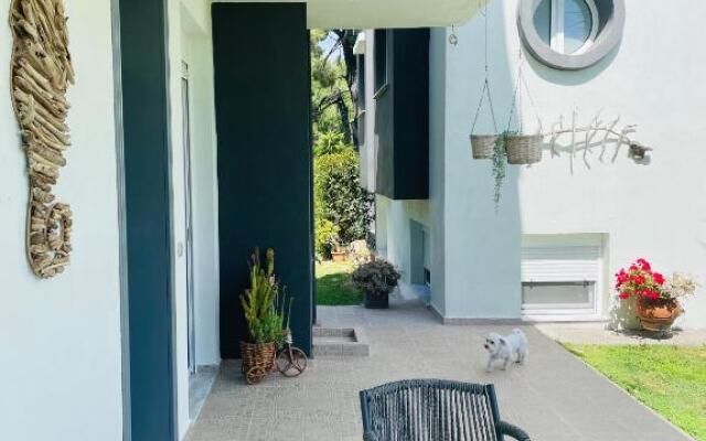 Eden apartment Paliouri with Frontyard private garden
