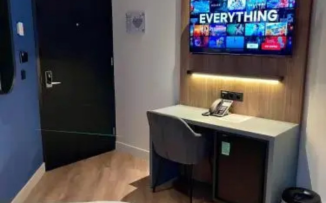 OZO Hotels Antares Airport