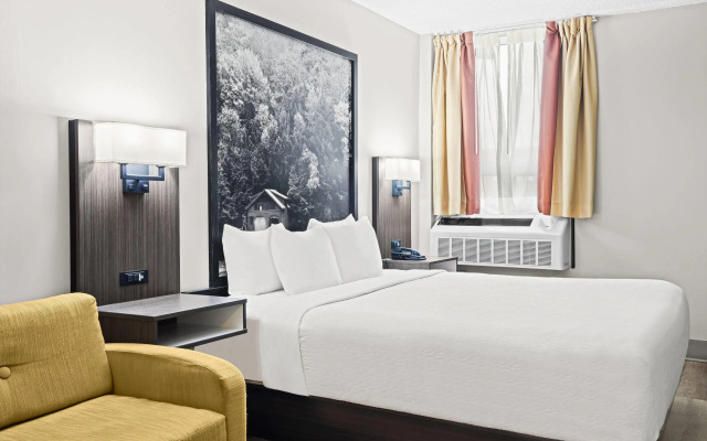 Super 8 by Wyndham Thunder Bay