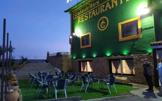 Hostal Catedritos Ibéricos A-5 KM 154