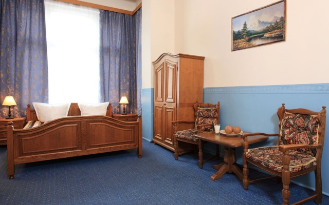 Hotel - Pension Cortina