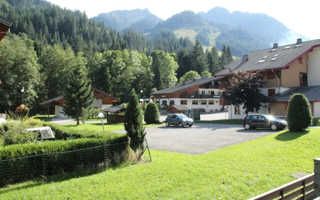 Apartment for 4 in Chatel With Balcony