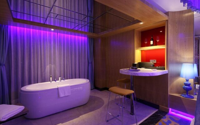 Chongqing Dongmo Hotel