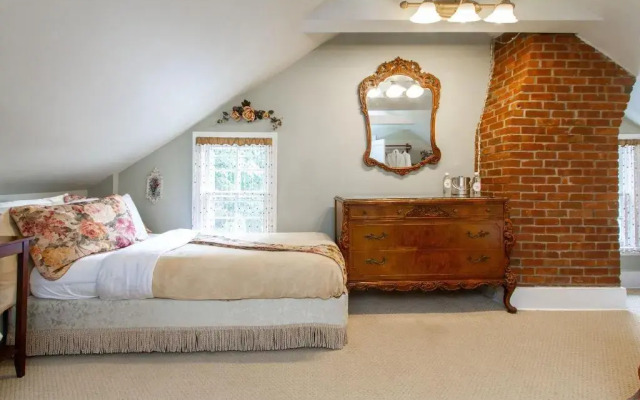 The Harbor Rose Bed & Breakfast