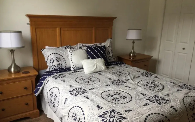 Hampton Lakes Villa