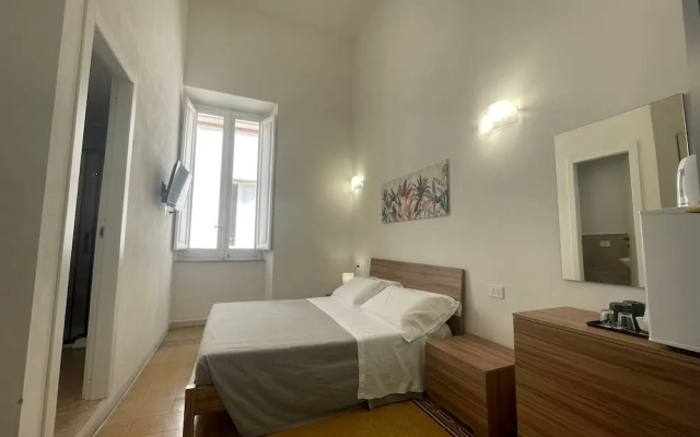 Onlyrooms V - Central & Train Station