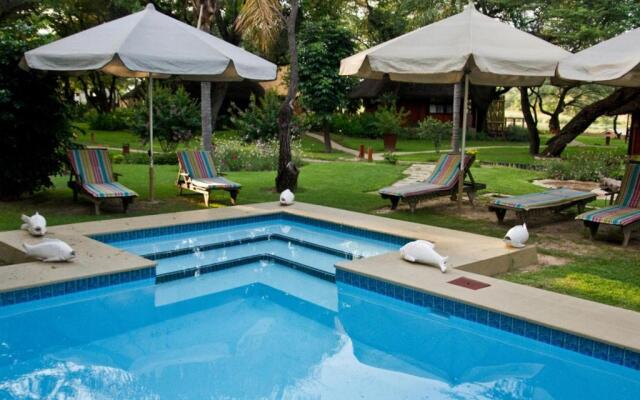Hakusembe River Lodge