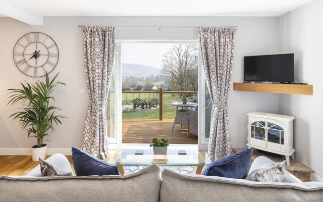 Throstle Nest Farm Lodges
