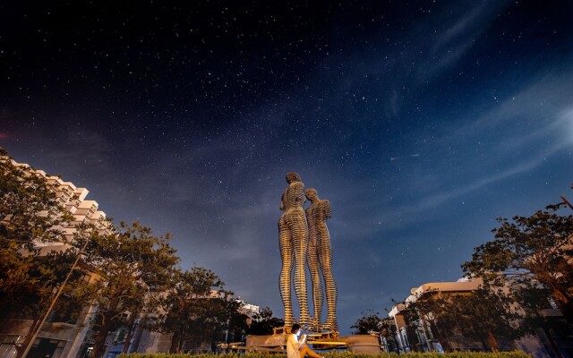 The Empyrean Cam Ranh Beach Resort