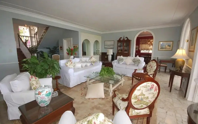 Stoneaway, 6BR by Jamaican Treasures