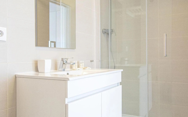 Baixa chiado 2 bedroom duplex apt with elevator