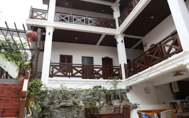 We House Guest Hotel