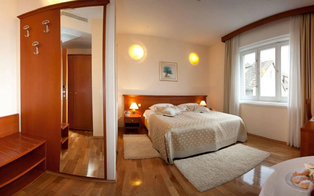Royal Suites