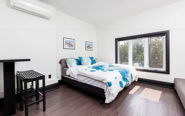 Applewood Suites - West Queen West Lofts