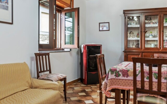 Peaceful Holiday Home in Perdifumo With Balcony