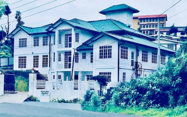 OYO 575 White Rose Residence