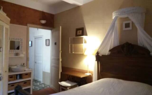 Le Patio Des Cigales