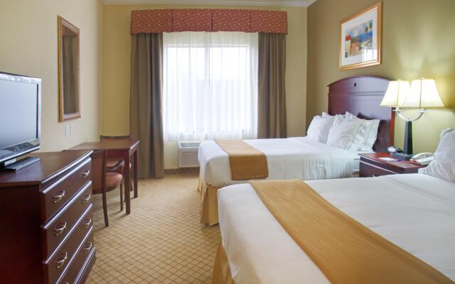 Holiday Inn Express Hotel & Suites Winnie by IHG