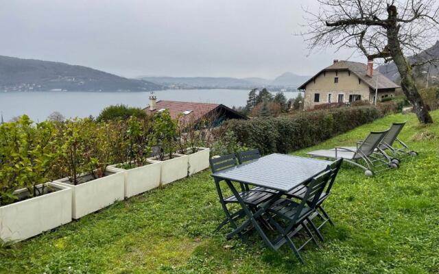 Maisonnette vue panoramique lac d'Annecy