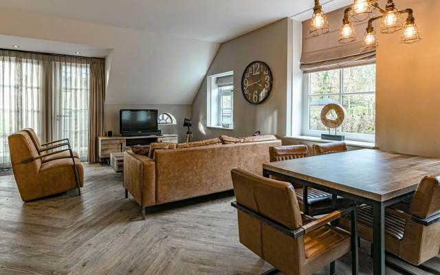 Charming Holiday Home in Nijverdal with Jacuzzi