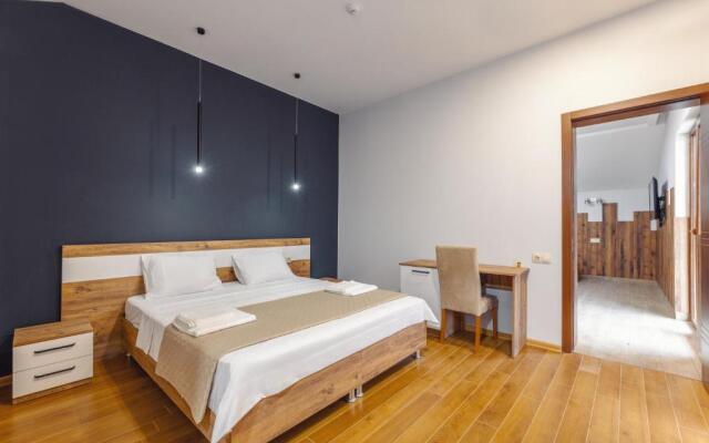 10 KEYS Boutique Hotel