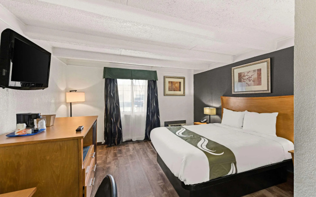 Quality Inn & Suites Council Bluffs - Omaha East