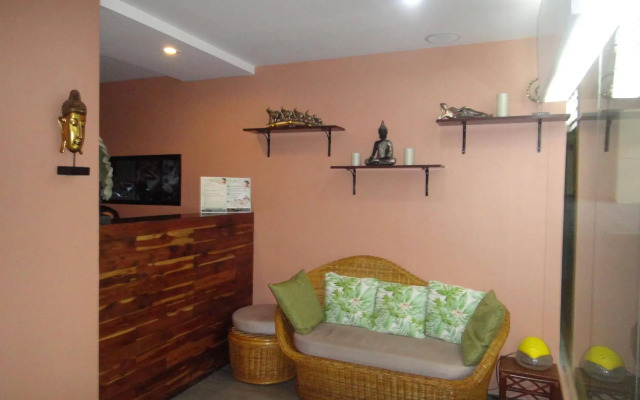 Golden Prince Hotel and Suites