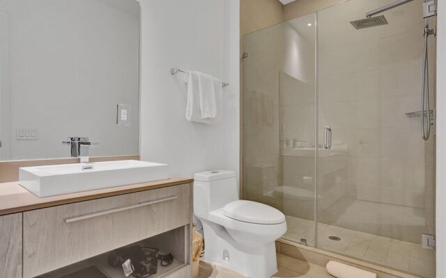 Beachfront 1 bedroom in a lux building