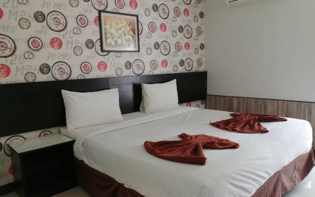 Grand Pruksa Siri Apartment