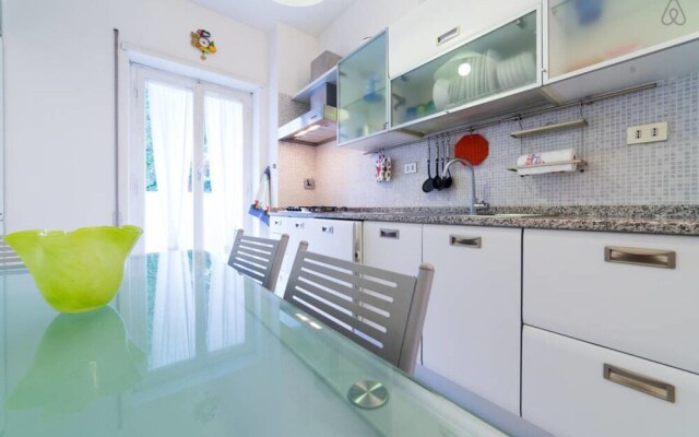 Large Flat With Garden and car Parking