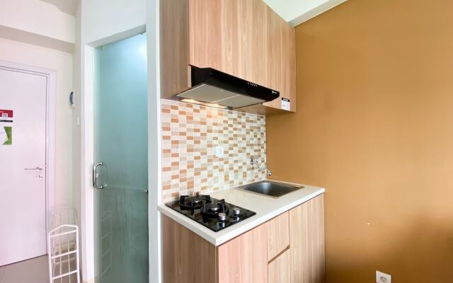 Comfort And Strategic 2Br At Green Pramuka City Apartment