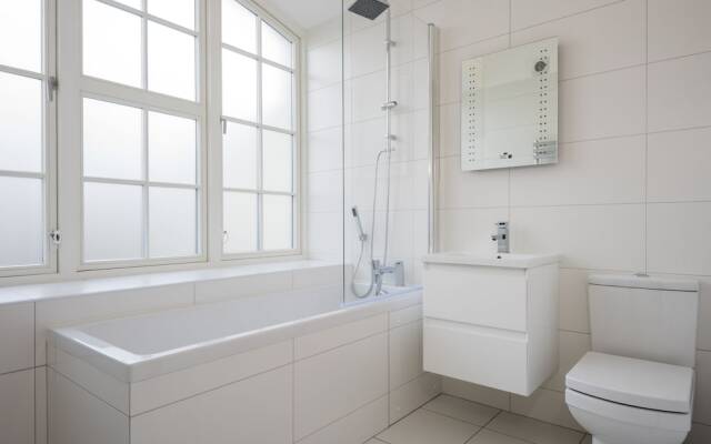 Posh Camden Suites by Sonder