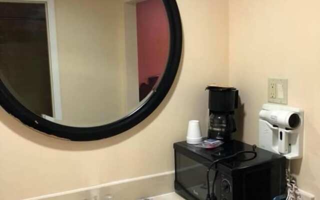 Scottish Inn & Suites