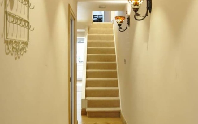 Stunning 3 Bedroom Garden Flat in Maida Vale