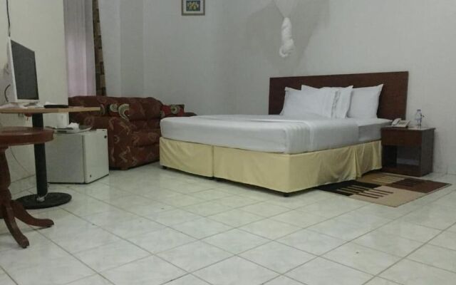 Romalo Hotel & Apartments