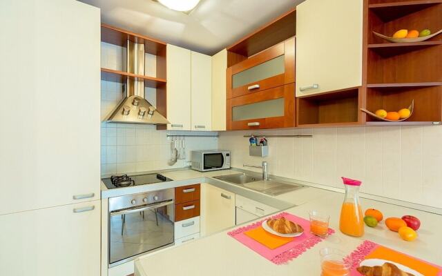 Leona & Borna Central Suites