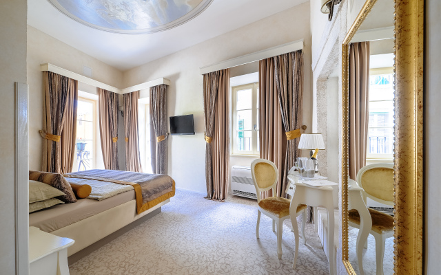 Heritage Hotel Life Palace