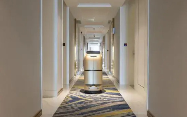 Vienna International Hotel (Shenzhen Baolong Metro Station)