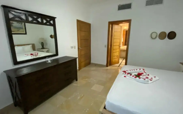 Penthouse With Rooftop and Pool & Beach Access