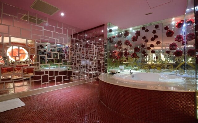 Eden Exoticism Planet Hotel